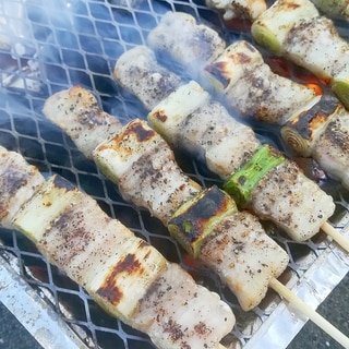 炭火で美味しい★豚バラ肉と長ネギの串焼き